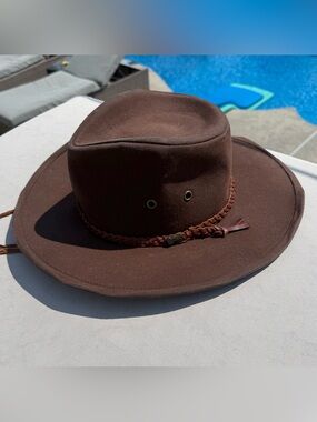 Outback Trading Co. Grizzly, Oilskin Hat,  Size Small. Aussie Adventure Col